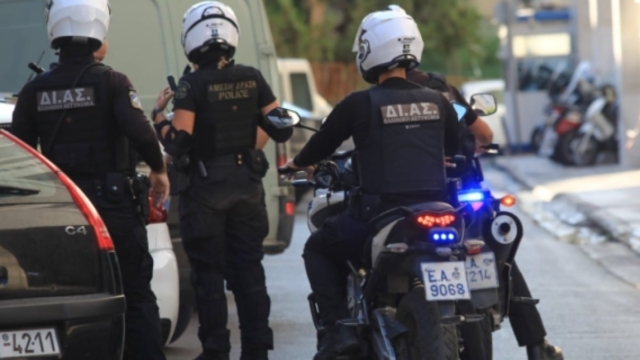 Τραγωδία στη Μύκονο: Οδηγός μηχανής συγκρούστηκε με αγελάδα και σκοτώθηκε