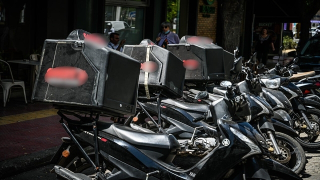 «Η παραγγελία αργεί αν δεν αφήσεις φιλοδώρημα», θα προειδοποιεί πλέον εφαρμογή για delivery – Ποια είναι και ο σάλος που έχει προκαλέσει