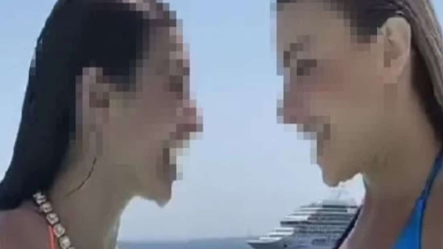 «Μαλλιοτράβηγμα» για δύο διάσημες Ελληνίδες τραγουδίστριες (ΒΙΝΤΕΟ)