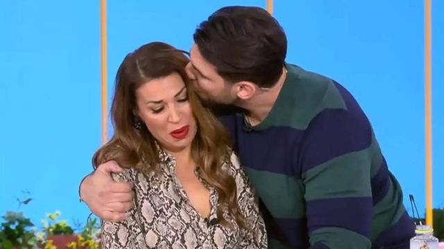 Κατέρρευσε on air η Ελένη Χατζίδου: «Προσπαθώ πάρα πολύ να κρατηθώ» – «Είμαι περήφανος για σένα που νιώθεις και μιλάς»