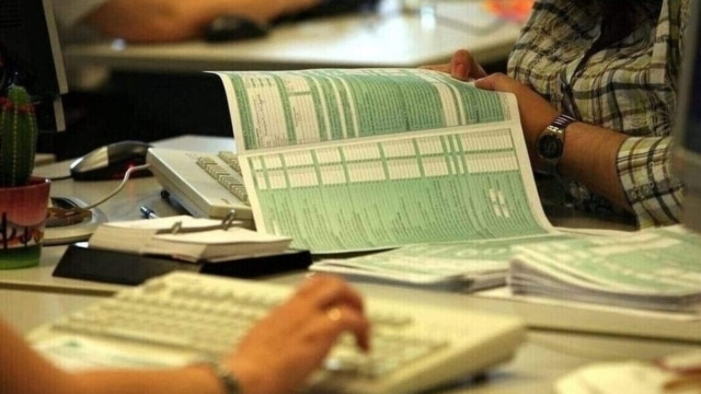 Ελεύθεροι επαγγελματίες: Νέο φορολογικό σύστημα και επιδόματα – Τι ισχύει