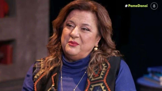 «Χαρτόμουτρο» η Ελισάβετ Κωνσταντινίδου: «Μου αρέσει να παίζω με φίλους κανάστα, στα χαρτιά ξεχνιέσαι…»