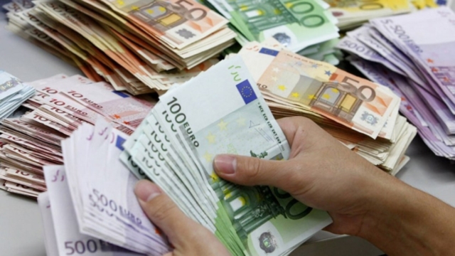 Χριστουγεννιάτικη έκπληξη από τον Κυριάκο Μητσοτάκη: Πάνω από 700 εκατ. ευρώ ενίσχυση των εισοδημάτων τον Δεκέμβριο – Ποιοι τυχεροί θα πάρουν τον μποναμά (video)