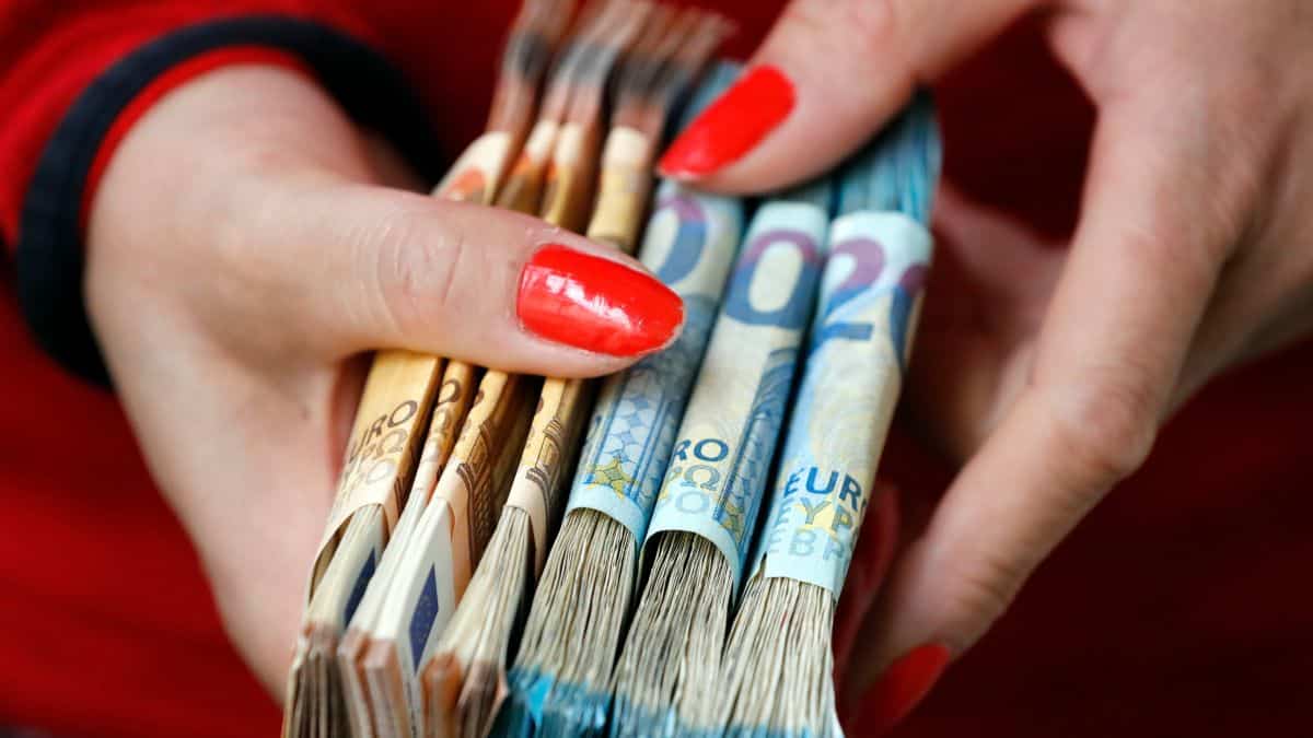 Τεράστια ανάσα: Επίδομα 1.300 ευρώ προς όλους τους Έλληνες