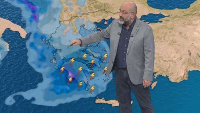 «Ψυχρή ριπή» Σάκη Αρναούτογλου: «Κάθε ΣΚ και μια κακοκαιρία! Σοβαρή επιδείνωση τις επόμενες ώρες σε…»