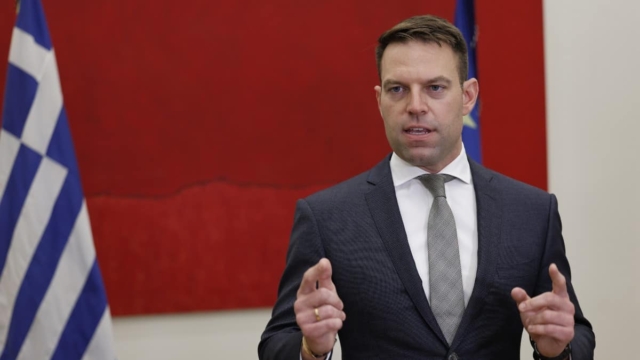 Στέφανος Κασσελάκης: Ζητά δημοψήφισμα από τα μέλη του ΣΥΡΙΖΑ για τη διαγραφή Φίλη, Σκουρλέτη, Βίτσα και Τζουμάκα