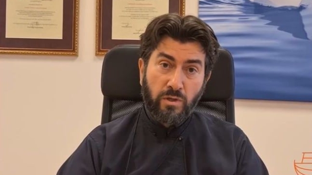 Κιβωτός του Κόσμου: Απόλυτη ανατροπή με τον πατέρα Αντώνιο – «Είπα ψέματα, ποτέ δε με πείραξε. Θέλω να πω την αλήθεια και νιώθω τύψεις» (Video)