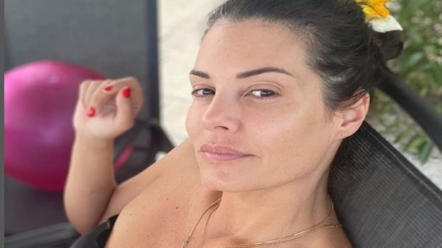 Σκέτη κόλαση η Μαρία Κορινθίου: Οι πόζες με μαύρα εσώρουχα, ζαρτιέρες και ολόσωμη διάφανη φόρμα που «έριξαν» το Instagram  (photo-video)