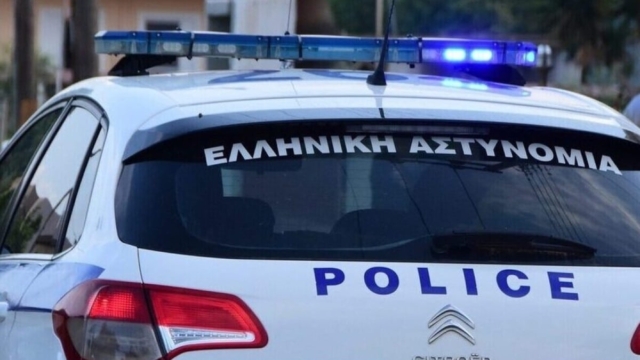 Αμπελόκηποι: Διαρρήκτης εισέβαλε σε διαμέρισμα και επιτέθηκε με μαχαίρι σε αστυνομικούς