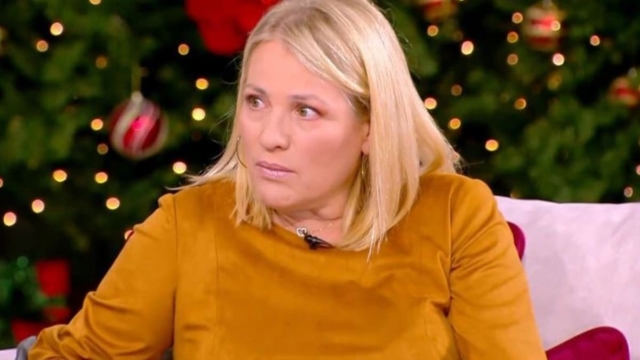 «Κόλαφος» η Μαριάννα Τουμασάτου: «Δε με ενδιαφέρει τι θα πει ο κόσμος! Όταν εγώ πονάω η κοινωνία είναι σπίτι της και κάνει κριτική» (video)