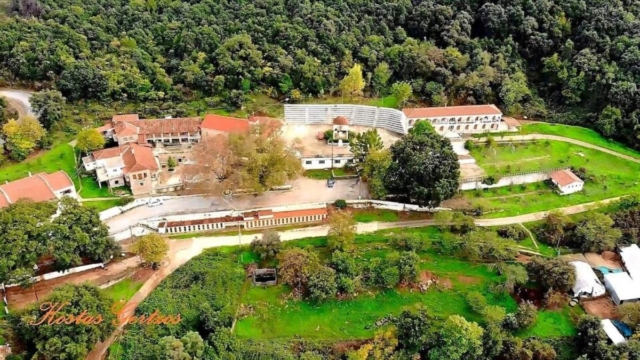 Μονή Αγίας Ελεούσης: Το μοναστήρι της Αχαΐας που βρίσκεται σε υψόμετρο 600 μέτρων μέσα στη φύση