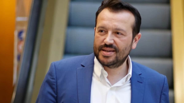 ΣΥΡΙΖΑ – Νίκος Παππάς:  «Θέλω να κάνω έκκληση να σταματήσουν να ασχολούνται με τον ΣΥΡΙΖΑ και να ασχοληθούν με το δικό τους κόμμα».