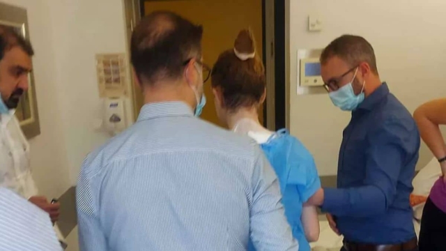 Νικήτρια στη μάχη η 14χρονη Μιχαέλα από τη Μιδέα: Ανήμερα της γιορτής της ξαναπερπάτησε