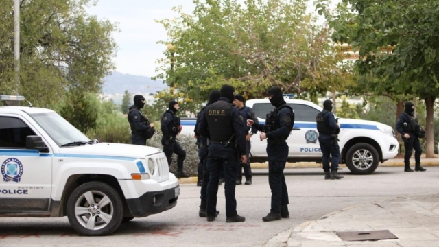 Βοιωτία: «Είναι όλα ψέματα, δεν εκπυρσοκρότησε το όπλο» υποστηρίζει ο αδερφός του 17χρονου Ρομά – Ολική ανατροπή