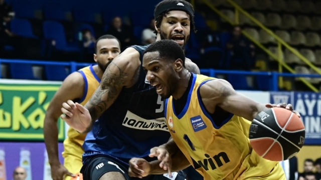 Basket League: «Άγγιξε» την 30άρα το Περιστέρι – Ανεβαίνει κι άλλο στην κατάταξη η ομάδα του Σπανούλη (video)