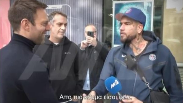 Συνάντηση έπος Στέφανου Κασσελάκη με Snik: «Από ποιο κόμμα είσαι φίλε; Καλός φαίνεσαι» (video)