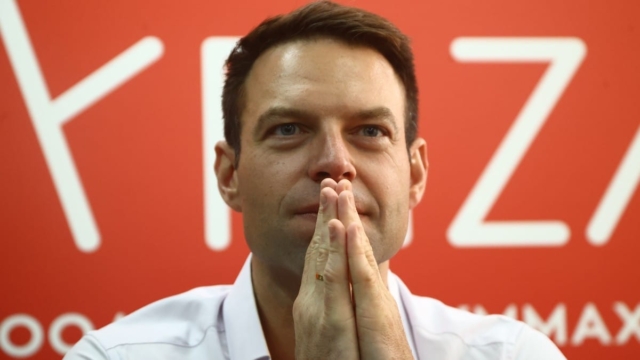Εκτός ΣΥΡΙΖΑ σύσσωμη η ηγεσία της Νεολαίας του κόμματος: Αποχωρούν 37 από τα 51 μέλη του Κεντρικού Συμβουλίου – «Ο Κασσελάκης πάτησε το κουμπί της καταστροφής»