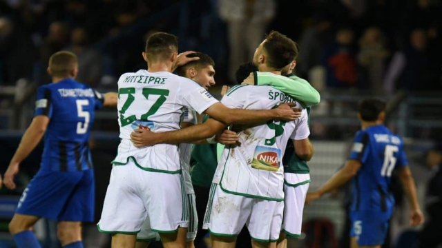 Super league / Λαμία – Παναθηναϊκός: Με λυτρωτή Σπόραρ έμειναν στην κορυφή οι Πράσινοι παίζοντας με δέκα παίκτες (video)