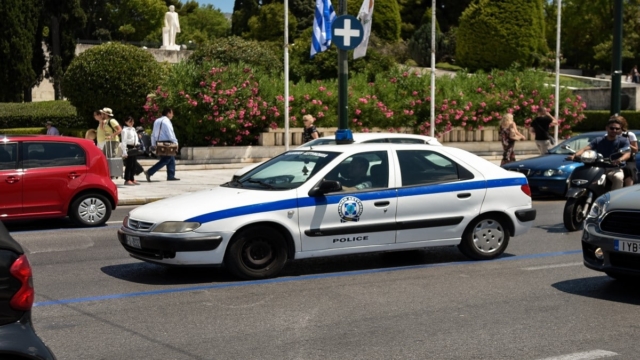 Γνωστός τράπερ συνελήφθη με κοκ@ΐνη και πάνω από 2.000 ευρώ στο Πεδίον του Άρεως