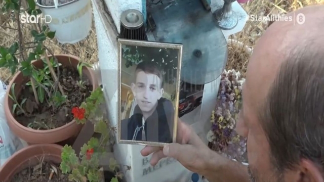 «Έκανε κομμάτια τον Βασίλη μου. Κάθε μέρα πεθαίνω και εγώ…» – “Ραγίζει” καρδιές ο πατέρας του 17χρονου Βασίλη που έχασε τη ζωή του σε τροχαίο (Video)