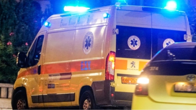 Καλλιθέα: Σοβαρό τροχαίο με δύο τραυματίες τα ξημερώματα