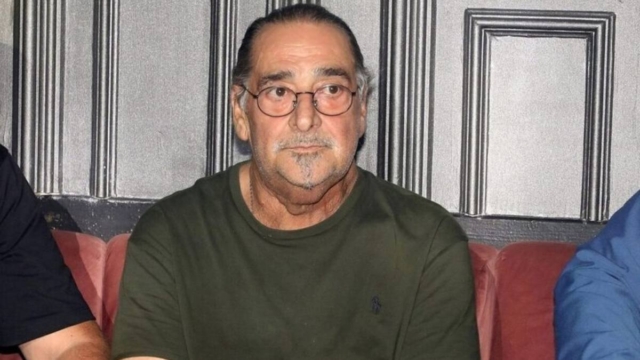 Βασίλης Καρράς: Σε λαϊκό προσκύνημα η σορός του – Πότε και που θα γίνει η κηδεία του