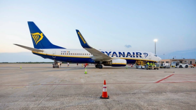 Τρόμος σε πτήση της Ryanair για Αθήνα: Πρόβλημα στην πόρτα, έκανε κύκλους για μια ώρα πάνω από το Μπέργκαμο