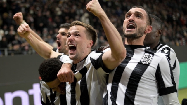 Europa Conference League: Κράτησε τη σημαία ψηλά ο Δικέφαλος – Θριαμβευτής στη Φρανκφούρτη ο ΠΑΟΚ, πέταξε απευθείας για τους «16»! (Videos)