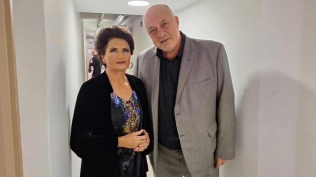Σούρουρο με την Άλκηστις Πρωτοψάλτη: «Kάπου αυτή τη στιγμή ο Κραουνάκης γελάει δικαιωμένος! Το να είσαι ομοφυλόφιλη αλλά να στηρίζεις ομοφοβικό Μπέο για τα μπικικίνια…» – Η φωτογραφία που “δίχασε”
