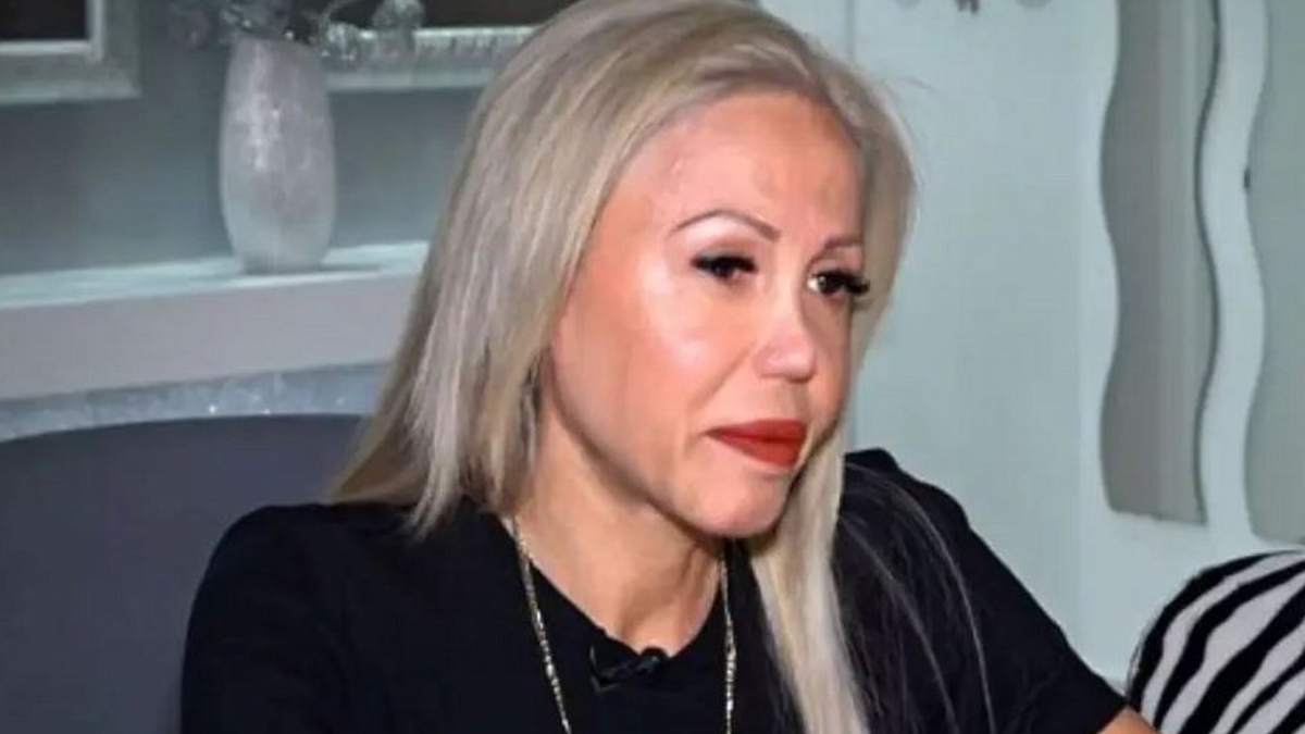 Σε δεινή οικονομική κατάσταση η Άννα Φλωρινιώτη: «Δουλεύω σε κομμωτήριο και παράλληλα το βράδυ – Πρέπει να επιβιώσω»