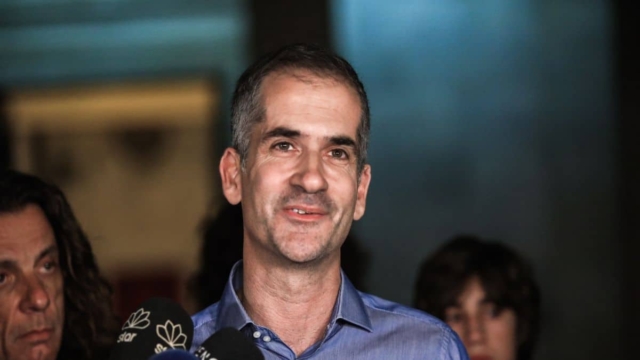 Ετοιμάζει βαλίτσες: Εγκαταλείπει την Αθήνα και θα εγκατασταθεί στις ΗΠΑ ο Κώστας Μπακογιάννης μετά το δήμο Αθηναίων