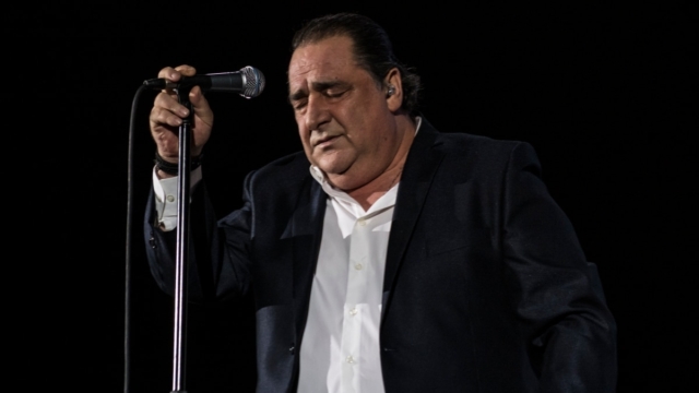 Βασίλης Καρράς: «Δε μασάω πιτσιρίκο…» – Ανατριχιάζουν τα λόγια στον μαέστρο του λίγο πριν κλείσει τα μάτια (video)