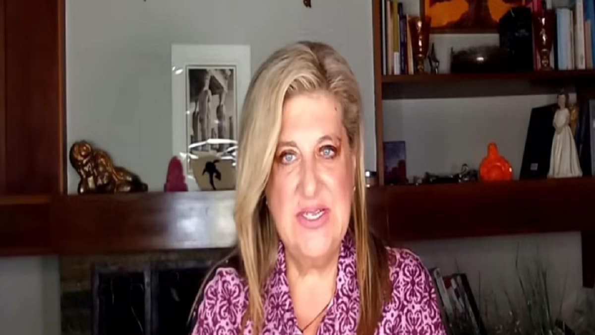 Φως των Χριστουγέννων η Μπέλλα Κυδωνάκη: Ονειροπόληση και ρομαντισμός για Τοξότες, Παρεθένους και 2 ζώδια