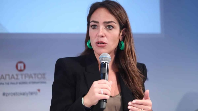 Λεωνίδας  Μαντωνάκης: Ο «αθόρυβος» σύντροφος της Δόμνας Μιχαηλίδου – Με τι ασχολείται (photo)