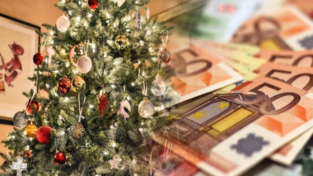 Πρώτη γιορτινή «ανάσα» – Ουρές στα ATM από σήμερα (4/12) για το Δώρο Χριστουγέννων