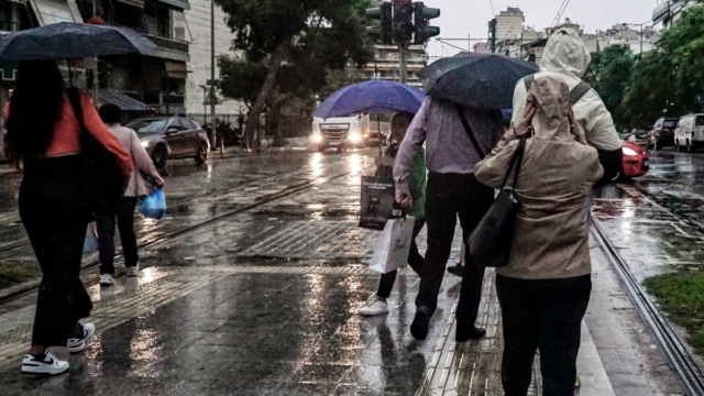Έκτακτο δελτίο επιδείνωσης καιρού από την ΕΜΥ: «Διαβολικό» 24ωρο με ισχυρές βροχές και καταιγίδες – Οι περιοχές που θα «χτυπηθούν»