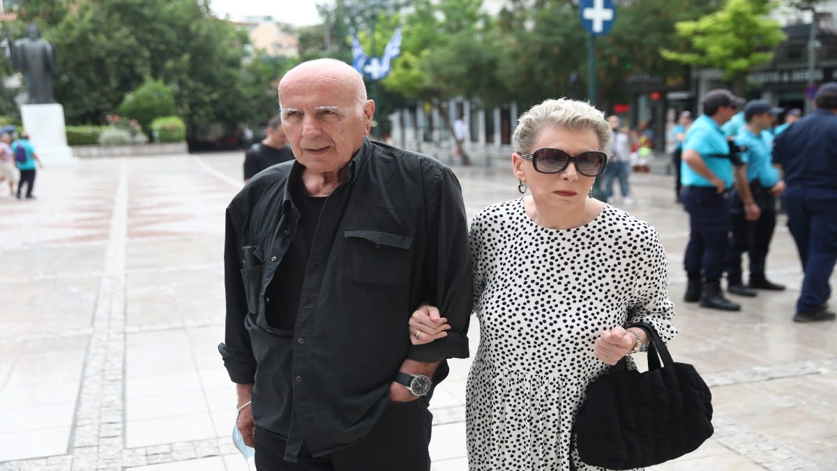 Συγκινεί η Έλενα Ακρίτα: «Νιώθεις ευγνωμοσύνη γιατί στη ζωή σου αξιώνεσαι…» – Η τρυφερή φωτογραφία με τον σύζυγό της που αναρρώνει από κορωνοϊό (photo)