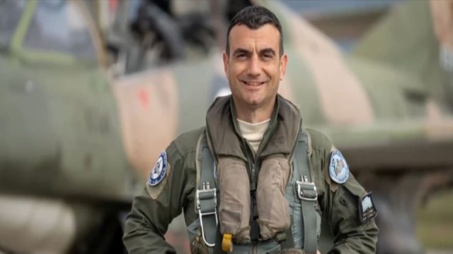 Ήρωας ο 40χρονος Επισμηναγός Επαμεινώνδας Κωστέας: Θυσιάστηκε για να μην πέσει στο χωριό – Δεν εγκατέλειψε το αεροσκάφος αν και διέθετε εκτινασσόμενο κάθισμα