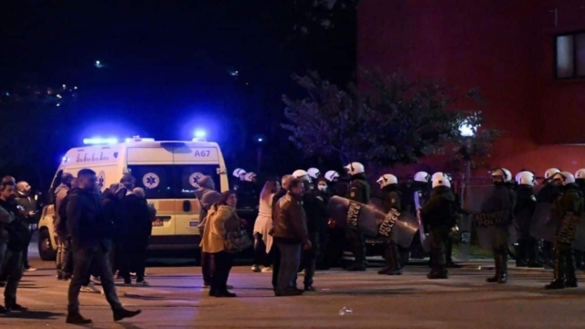 Επεισόδια στου Ρέντη: Ταυτοποιήθηκαν 25 άτομα για τον σοβαρό τραυματισμό του αστυνομικού (video)