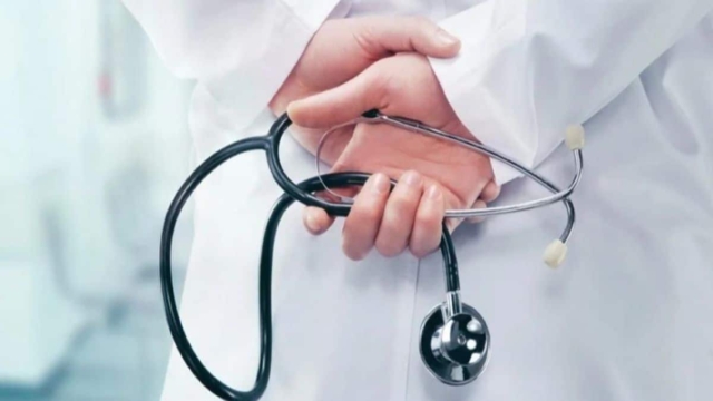 ΕΣΥ: Αυξάνεται κατά 20% η αποζημίωση των εφημεριών – Πώς διαμορφώνονται οι μισθοί των γιατρών
