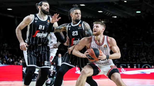 Euroleague: Έχασε δικό του ματς ο Ολυμπιακός με “μπλακ άουτ” στο τέλος – Τον πλήγωσε ο Χάκετ, μοιραίος ο Γουόκαπ