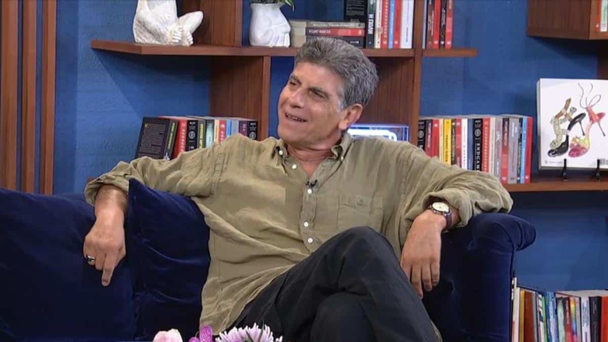 Μαθεύτηκε μετά από 30 χρόνια: Αυτός ο πασίγνωστος ηθοποιός είναι ξάδερφος του Γιάννη Μπέζου