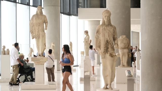 Guardian: Όλα δείχνουν επιστροφή στο «σπίτι» τους για τα Γλυπτά του Παρθενώνα – «Μπούμερανγκ» η κίνηση Σούνακ (videos)