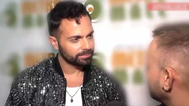 Προσωπική εξομολόγηση από Ηλία Βρεττό: «Πηγαίνω στον ψυχολόγο, νηστεύω και κοινωνώ κάθε εβδομάδα»