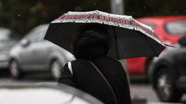 Καιρός σήμερα 8/12: Βροχές, βοριάδες και τσουχτερό κρύο σε όλη τη χώρα – Οι περιοχές υπό του μηδενός το Σαββατοκύριακο (video)