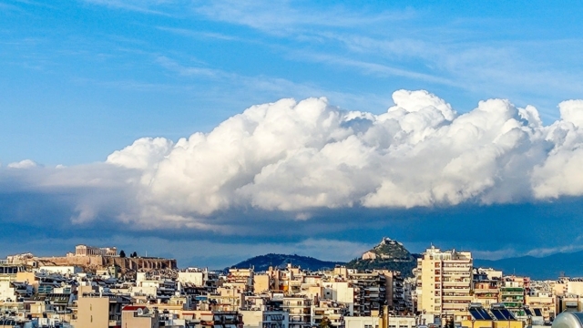 Καιρός σήμερα 1/12: Με άνοδο «καλωσορίζει» τον Δεκέμβρη ο υδράργυρος – Το Σαββατοκύριακο θα θυμίζει άνοιξη (video)