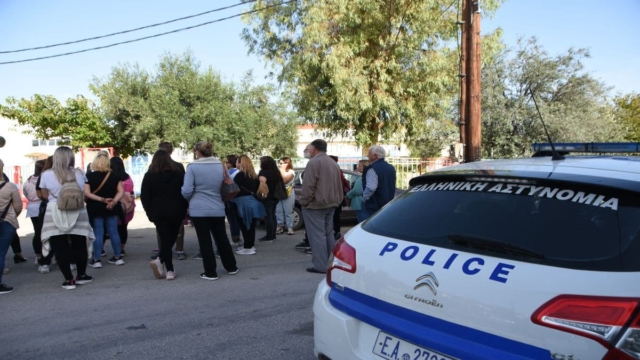 Καλαμάκι: Επίθεση 30 ανήλικων κουκουλοφόρων σε τρία αγόρια και τέσσερα κορίτσια – Ένα εξ αυτών τραυματισμένο στο νοσοκομείο