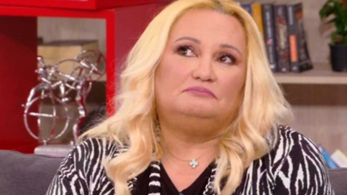Καθηλώνει η Καίτη Φίνου: «Πρέπει να έφυγα για λίγο από τη ζωή, θυμάμαι μόνο ότι έπεσα στη μέση του διαδρόμου του νοσοκομείου»