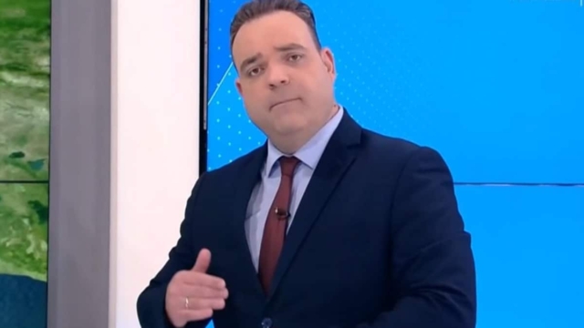 Ξεκαθαρίζει ο Κλέαρχος Μαρουσάκης: «Απριλοδεκέμβρη συνέχεια…» – Τι είναι το ανεστραμμένο «Π» με το οποίο θα υποδεχθούμε το νέο έτος