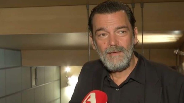 Κωσταντίνος Καζάκος: «Δεν πιστεύω στον Θεό! Δεν πιστεύω πως υπάρχει εκεί πάνω ένας γεράκος»